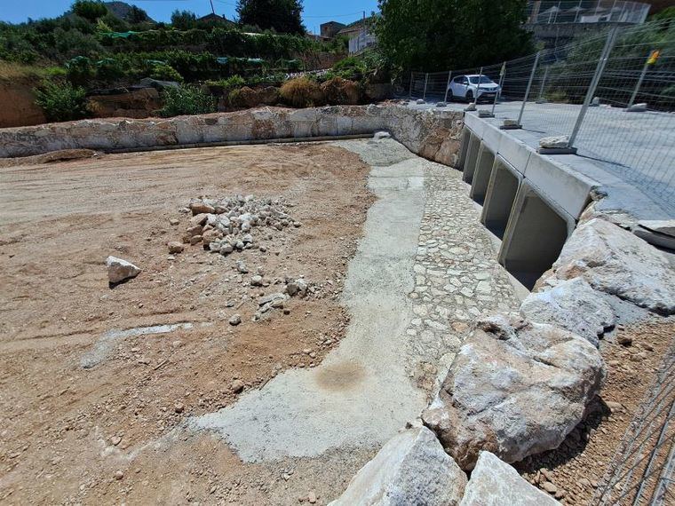 Avanza la reconstrucción de los drenajes en Elche de la Sierra y Yeste para recuperar daños de la DANA de hace un año