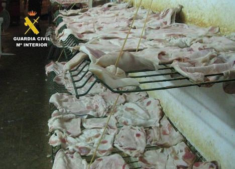 Cierran establecimiento de productos cárnicos en Hellín por no tener licencia ni cumplir con normas sanitarias