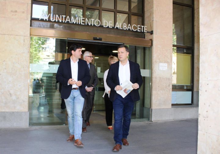 El PP apunta que Sáez miente de forma 'persistente' y pide que desmienta información sobre las filtraciones del examen de Policía