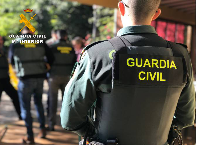 La Guardia Civil de Albacete detiene a dos personas por un delito de robo con violencia mediante el procedimiento del “tirón”