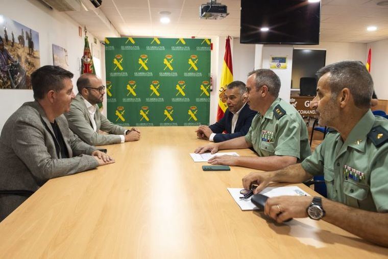El Gobierno de Cabañero reforzará su colaboración con la Guardia Civil hasta los 300.000 euros para mejorar casas-cuartel en la provincia