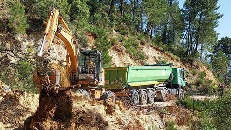 La Junta ha invertido ya más de medio millón de euros en los trabajos de reparación que se vienen realizando en el Parque de los Calares del Mundo y la Sima