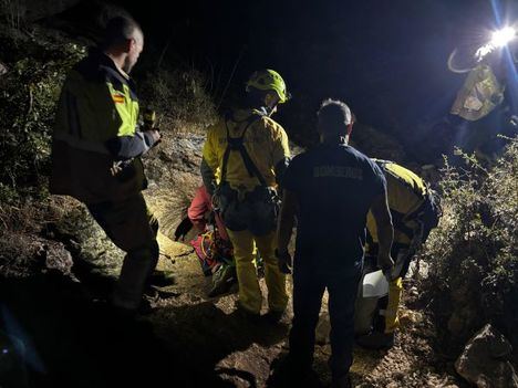Bomberos del SEPEI de la Diputación de Albacete participan en el dispositivo de búsqueda del espeleólogo extraviado en los Chorros del Río Mundo, localizado finalmente sin heridas