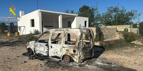 La Guardia Civil de Albacete ha detenido a cuatro personas por un delito de robo con fuerza y otro de daños intencionados
