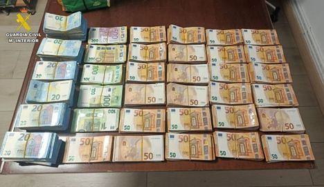 La Guardia Civil de Albacete interviene 195.000 euros de ilícita procedencia en la autovía A-31