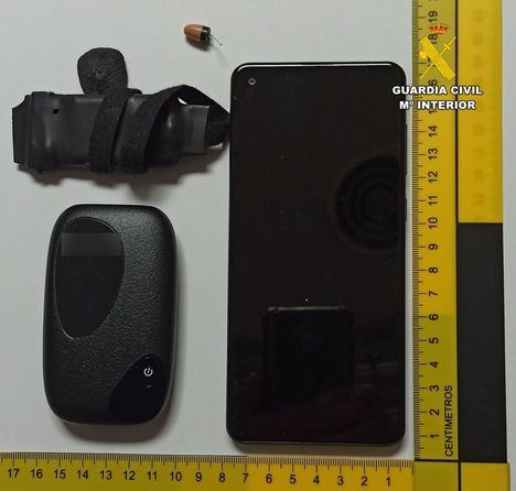 La Guardia Civil de Albacete sorprende a dos personas utilizando medios ilícitos en las pruebas teóricas para la obtención del permiso de conducir