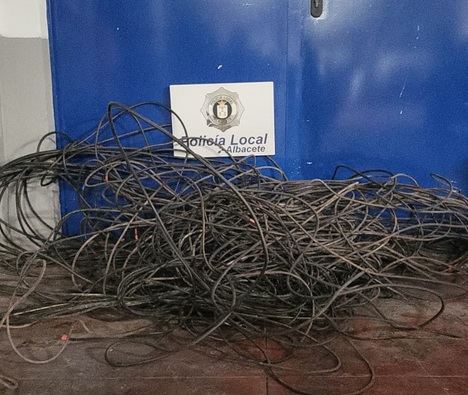 Manuel Serrano anuncia que “vamos a agilizar la reposición de cable eléctrico robado, mediante un contrato anual de 91.000 euros”