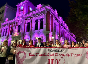 El alcalde reivindica la prevención, la investigación y la atención integral a las pacientes con cáncer