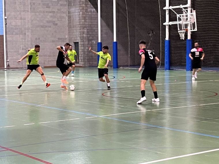 Villaescusa asiste a la final de la Supercopa de Fútbol Sala y recuerda que “8.000 personas participan cada año en los Juegos Deportivos Municipales”