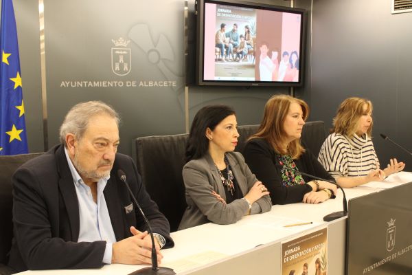 Gala de la Calzada y Llanos Navarro animan a participar en la jornada de Orientación y Apoyo a familiares de adolescentes y jóvenes