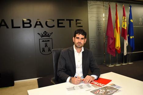 El Grupo Socialista exige a Manuel Serrano que entregue “de inmediato” las 88 viviendas de Urvial y “deje de jugar con las expectativas” de las personas adjudicatarias