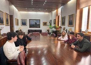 El Gobierno provincial recibe a los dos estudiantes albaceteños que participarán en mayo en las Olimpiadas Internacionales Universitarias de Física