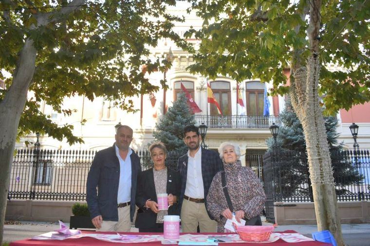 La Diputación de Albacete agradece a AMAC su labor reivindicativa durante estos 25 años con la que han contribuido a avanzar en el diagnóstico precoz del cáncer de mama