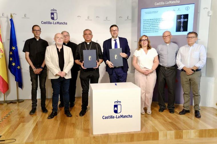 El Gobierno regional colaborará con el Obispado de Albacete en la restauración integral de la cruz procesional de la parroquia de San Blas en Villarrobledo