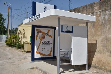 El Gobierno regional firma el nuevo contrato de mantenimiento de hitos y marquesinas con una inversión cercana a los 750.000 euros