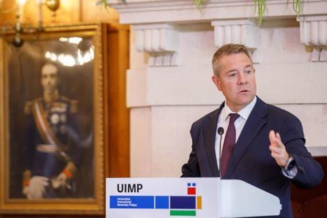 García-Page advierte de la contradicción de que “en España se abra paso el privilegio” frente a la “progresividad que defendemos en Europa”