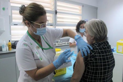 El Gobierno de Castilla-La Mancha abre 16 centros para potenciar la vacunación frente a la gripe