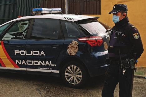 La Policía Nacional logra salvar la vida de una persona en Albacete realizándole un torniquete