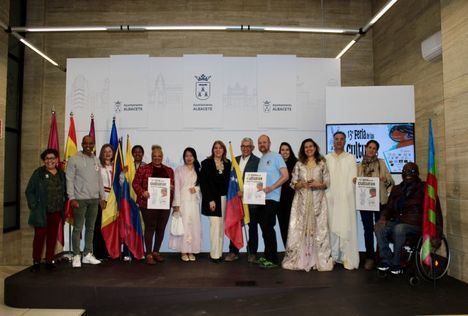 Llanos Navarro destaca la XIII Feria de las Culturas como “una celebración de la convivencia y la riqueza multicultural de Albacete” y anima a asistir a toda la ciudadanía