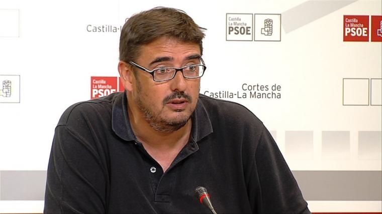 El PSOE afirma que el Gobierno regional no va a meter por la puerta de atrás a nadie 'como sí hicieron otros'