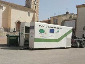 El servicio de Puntos Limpios Móviles se refuerza en la provincia con la adjudicación por parte de la Diputación de dos cabezas tractoras 100% eléctricas y 12 contenedores