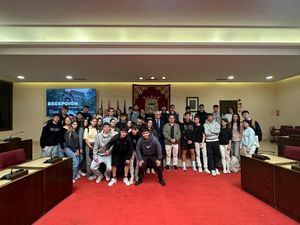 Alberto Reina explica a alumnos de Bachillerato de la Laboral los principios del Presupuesto, “cuyo conocimiento ayudará a su formación en economía”