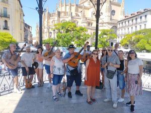 La Ronda de Los Llanos lleva el folclore de la provincia de Albacete a la 42ª edición de Folk Segovia con el respaldo de la Diputación