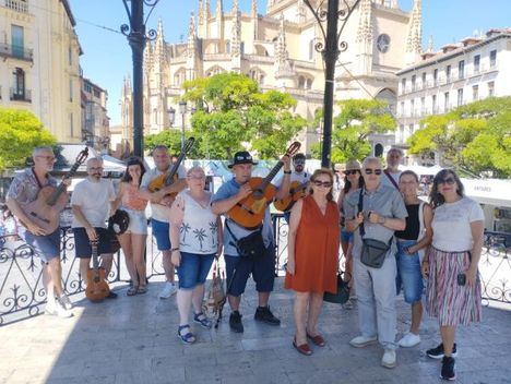 La Ronda de Los Llanos lleva el folclore de la provincia de Albacete a la 42ª edición de Folk Segovia con el respaldo de la Diputación