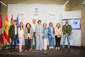 Elena Serrallé afirma que la Fiesta de los Mayos “sigue fortaleciendo nuestras tradiciones gracias a la implicación y participación del tejido vecinal y cultural”