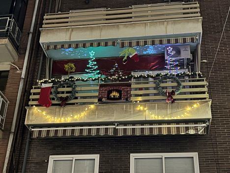 El concurso de iluminación navideña en balcones, ventanas y fachadas quiere contribuir a dar un toque festivo y entrañable a las calles de la ciudad
