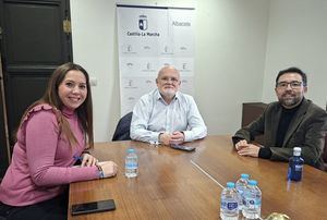 Ruiz Santos traslada el apoyo del ejecutivo autonómico a AFIBROVIDA, asociación de ayuda, acompañamiento y visibilidad para personas con fibromialgia