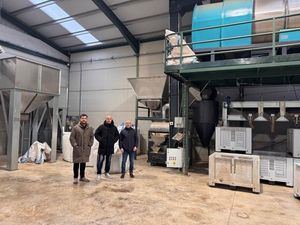 Sáez valora que el cultivo del pistacho se afianza como uno de los pilares de la producción agroalimentaria de Albacete