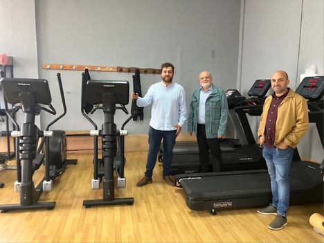 La Junta impulsa la mejora del gimnasio municipal de La Gineta para fomentar la vida activa y el bienestar vecinal