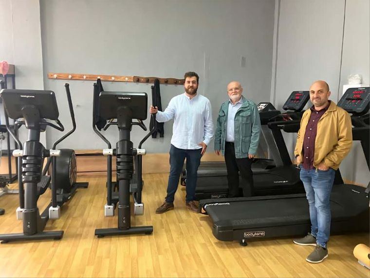 La Junta impulsa la mejora del gimnasio municipal de La Gineta para fomentar la vida activa y el bienestar vecinal