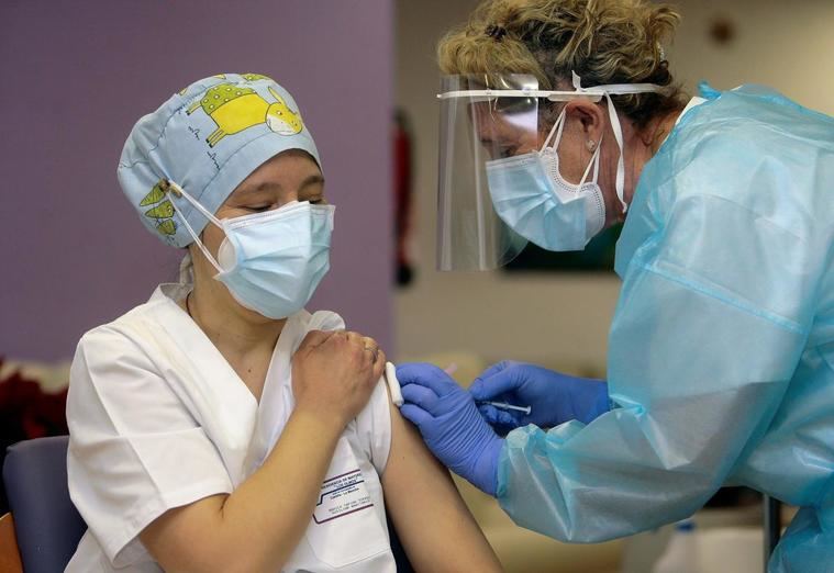 Coronavirus.- Castilla-La Mancha arranca la segunda fase de vacunación y espera administrar 40.000 dosis en 10 días al personal sanitario