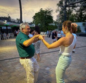 El Ayuntamiento ofrecerá seis verbenas para mayores en la Caseta este verano, “para promover la participación y la vida activa y luchar contra la soledad no deseada”
