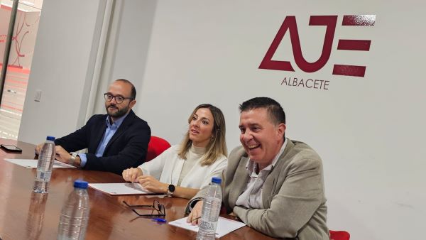 Cabañero y Valera trasladan el respaldo de la Diputación a la nueva presidenta de AJE Albacete y reafirman su compromiso con la juventud emprendedora de la provincia
 