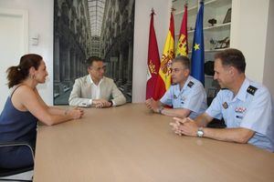 Manuel Serrano recibe al nuevo coronel del TLP y le desea éxitos en un programa táctico “que es garantía de paz y da a conocer a la ciudad en todo el mundo”