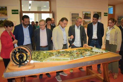 El Jardín Botánico de Castilla-La Mancha celebra 15 años con una exposición retrospectiva y el compromiso renovado de la Diputación de Albacete